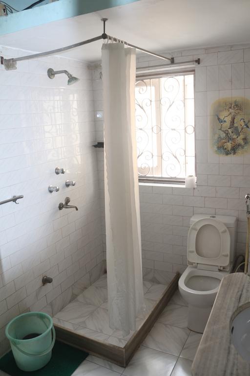 Monorama Guest House โกลกาตา ภายนอก รูปภาพ