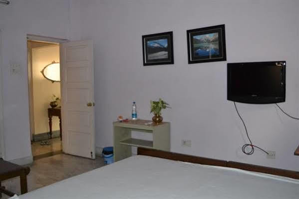 Monorama Guest House โกลกาตา ภายนอก รูปภาพ